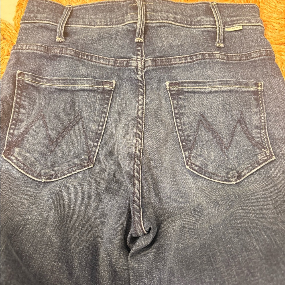 NEW! MOTHER The Hustler Roller Sneak Jeans (26) - Picture 5 of 6
